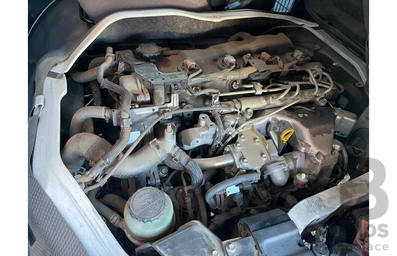 02/12 Toyota Hiace LWB RWD KDH201R MY11 UPGRADE 4D Van White 3.0L