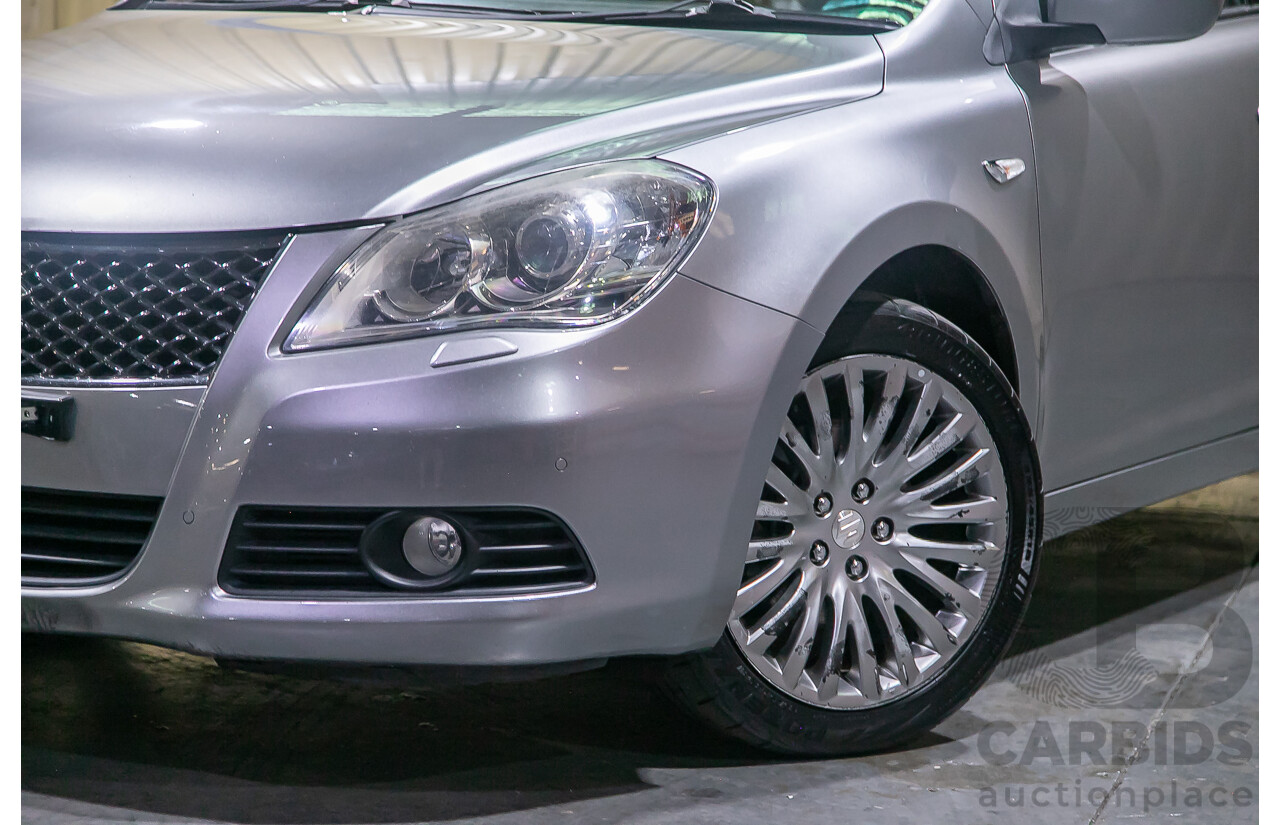 3/2011 Suzuki Kizashi XLS FR 4d Sedan Metallic Silver 2.4L