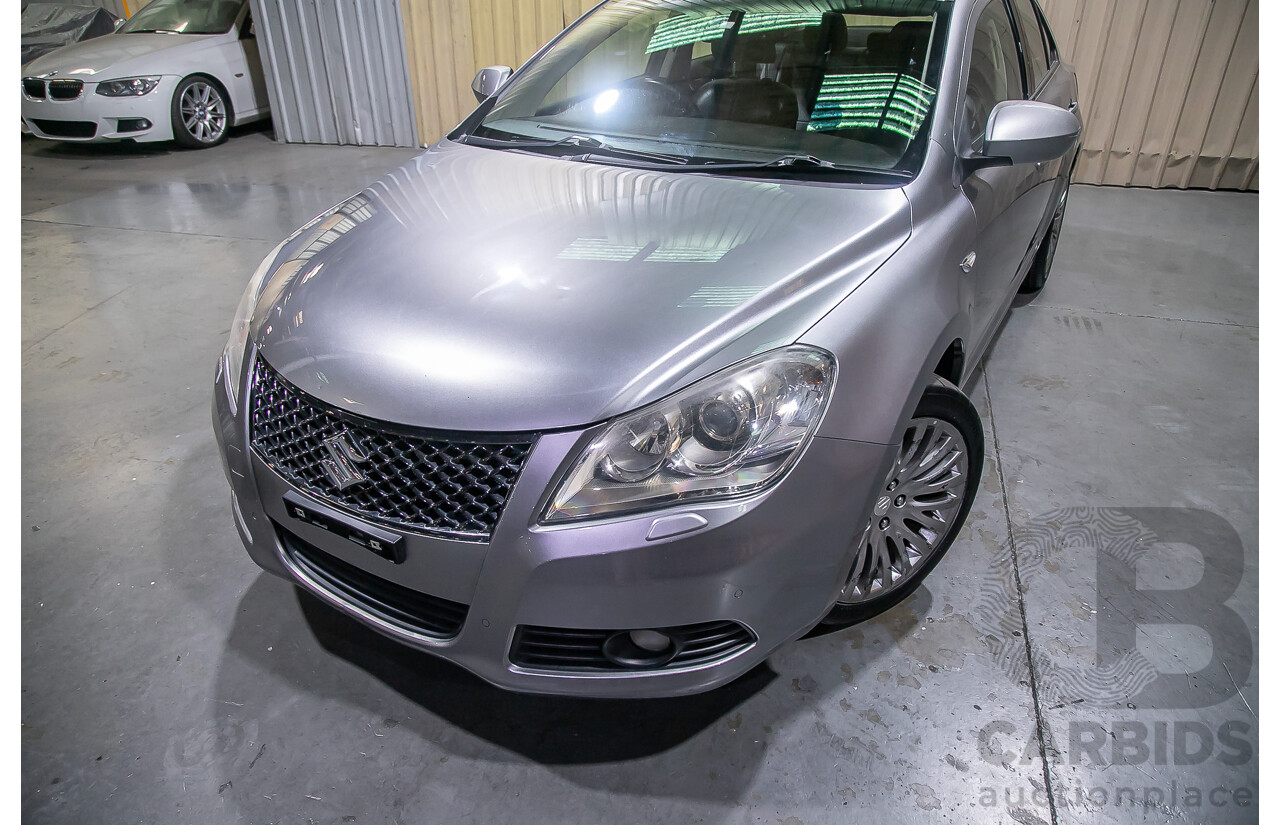 3/2011 Suzuki Kizashi XLS FR 4d Sedan Metallic Silver 2.4L