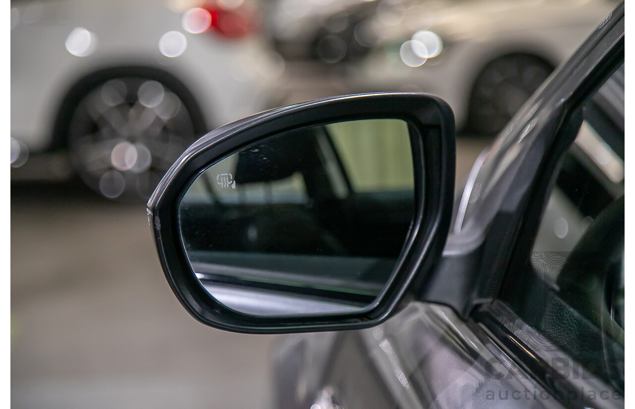 3/2011 Suzuki Kizashi XLS FR 4d Sedan Metallic Silver 2.4L