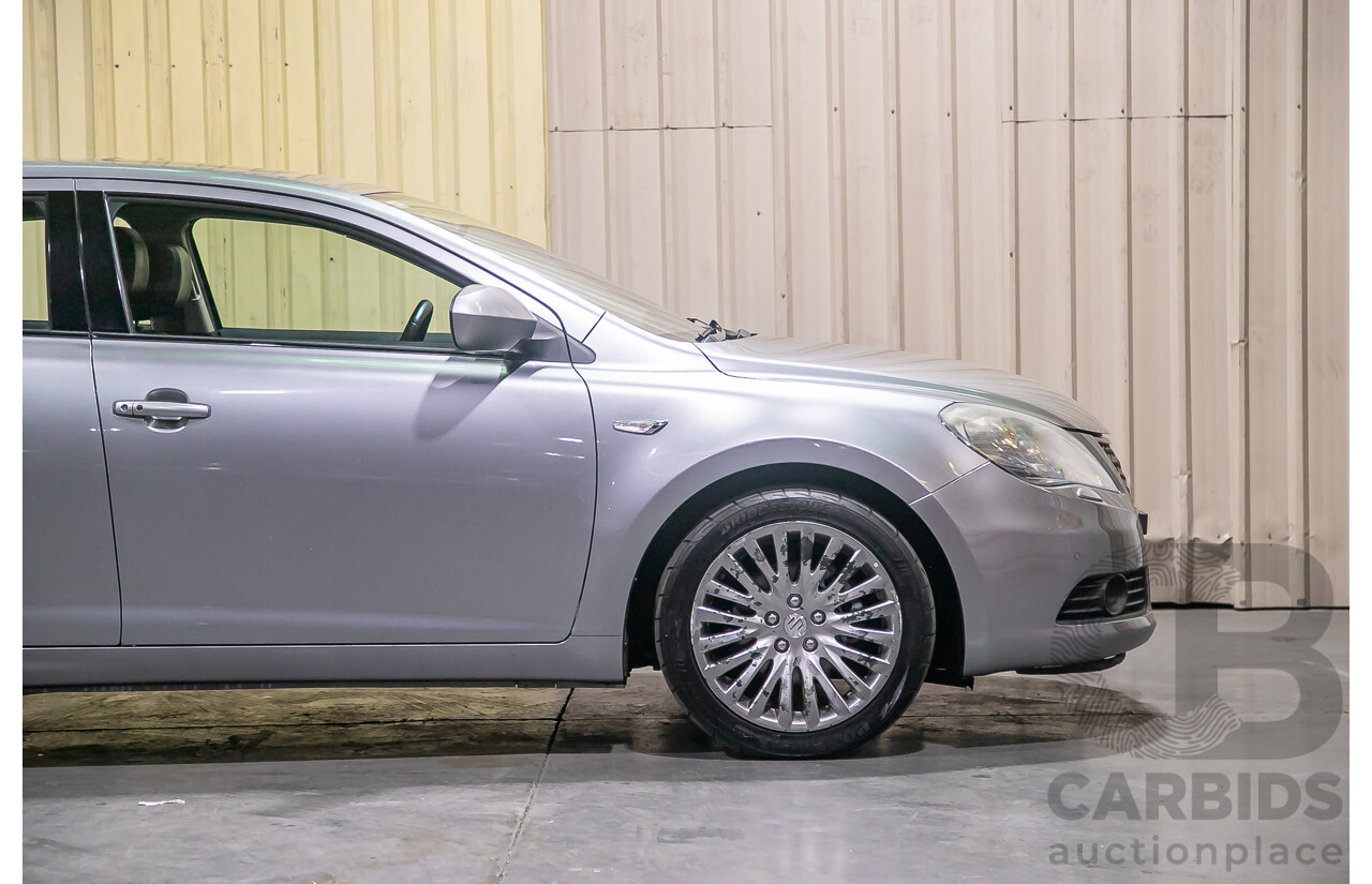 3/2011 Suzuki Kizashi XLS FR 4d Sedan Metallic Silver 2.4L