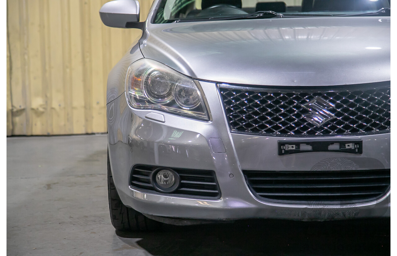 3/2011 Suzuki Kizashi XLS FR 4d Sedan Metallic Silver 2.4L