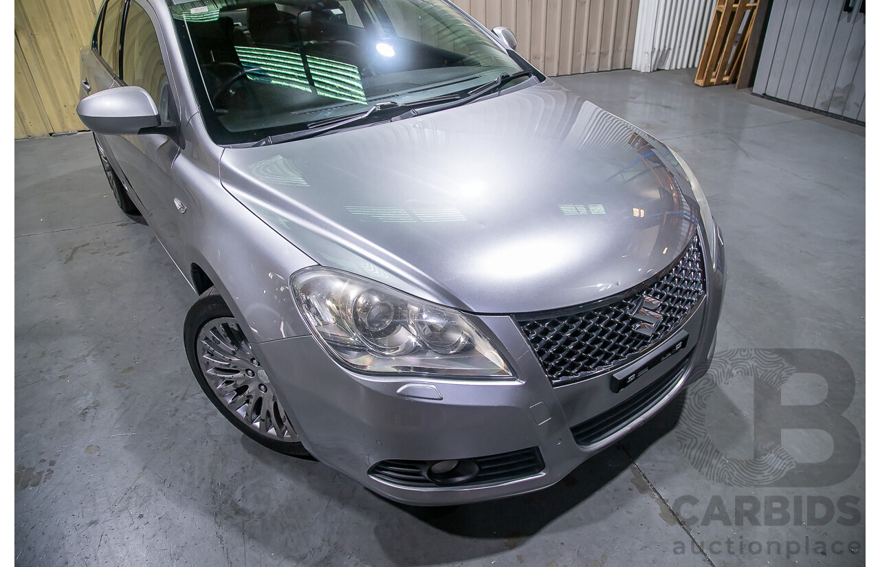 3/2011 Suzuki Kizashi XLS FR 4d Sedan Metallic Silver 2.4L