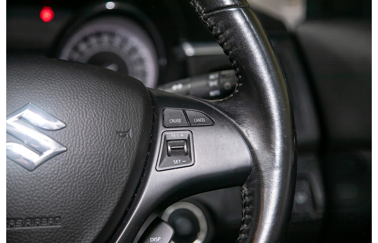 3/2011 Suzuki Kizashi XLS FR 4d Sedan Metallic Silver 2.4L