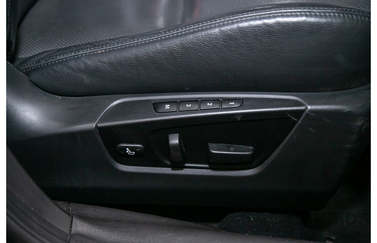 3/2011 Suzuki Kizashi XLS FR 4d Sedan Metallic Silver 2.4L