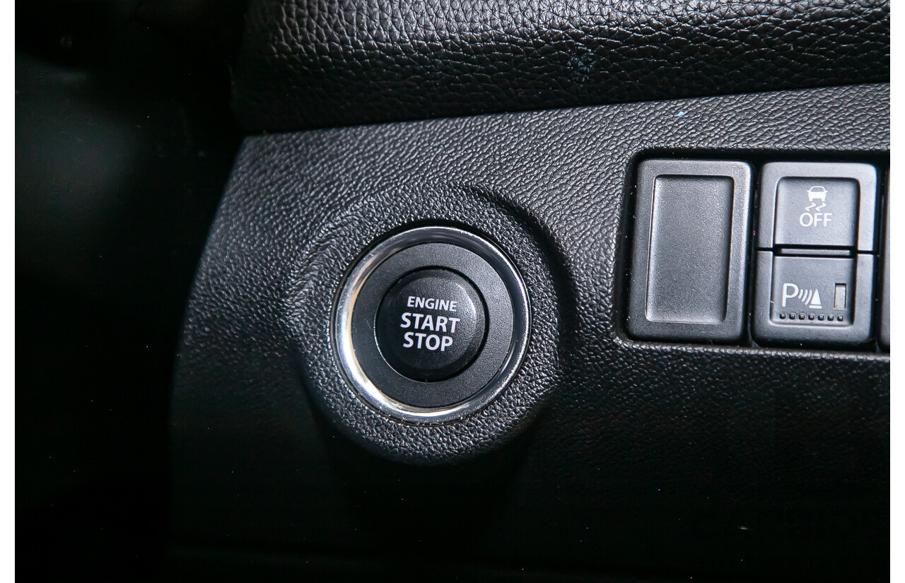 3/2011 Suzuki Kizashi XLS FR 4d Sedan Metallic Silver 2.4L