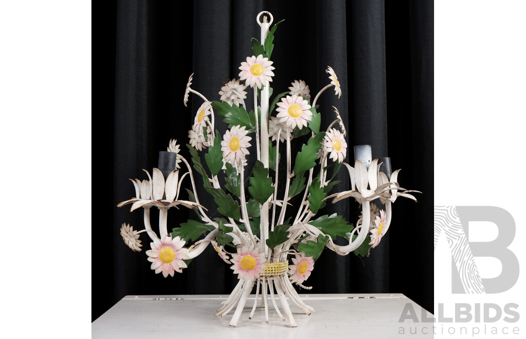 Metal Hangin Bouque Form Pendant Light