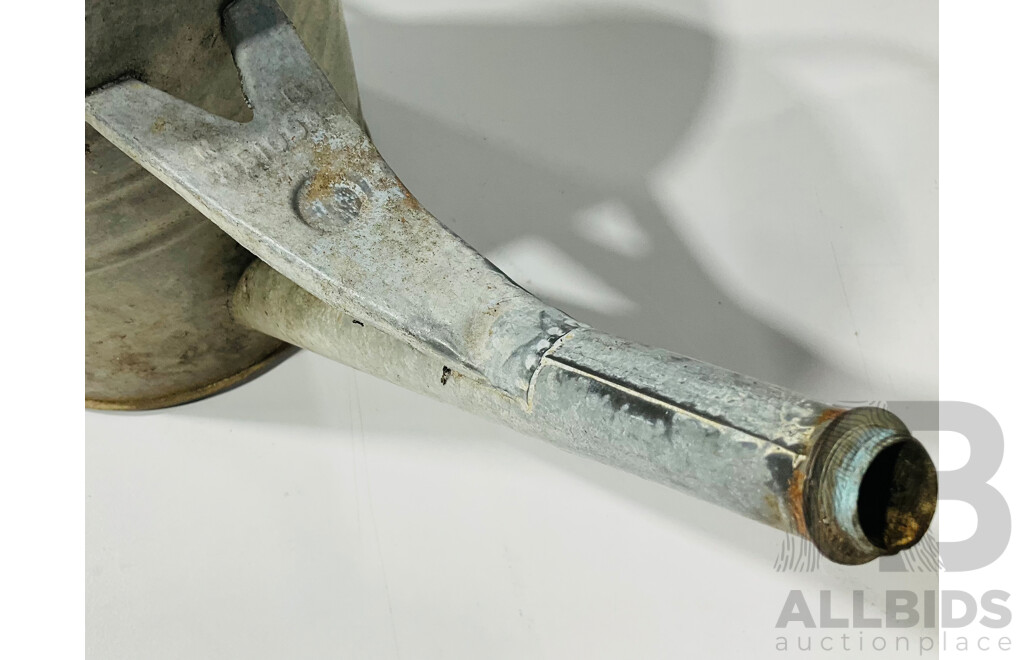 Vintage Beldray RD 851094 Galvanized Zinc 2 Gallon Watering Can Rustic - Missing the ‘Rose’ at End of Spout