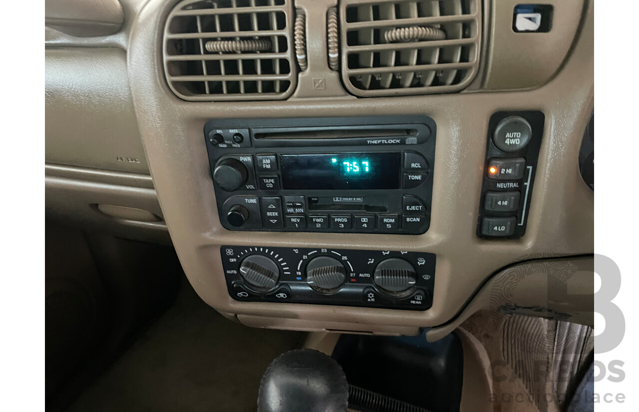 2/2002 Chevrolet Blazer LT Wagon Red 4.3L - Compliance dated 04/11