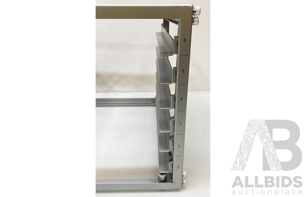 Ubiquiti 6U Toolless Mini Rack