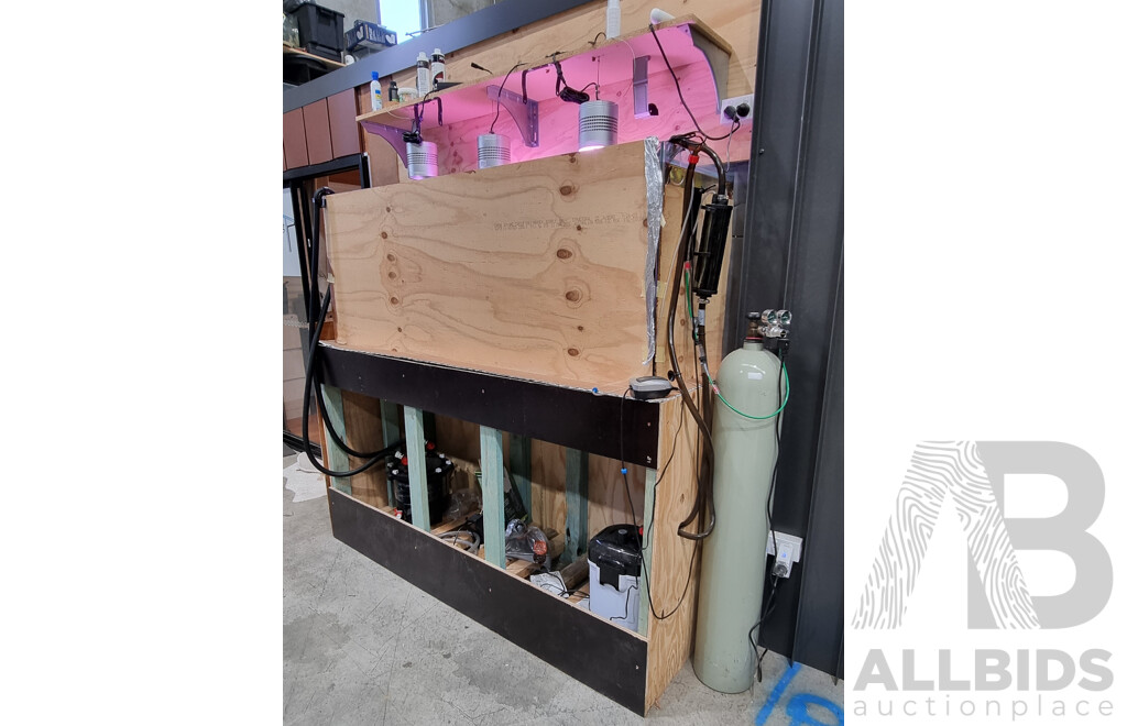 Self-Sustaining Ecosystem Aquarium