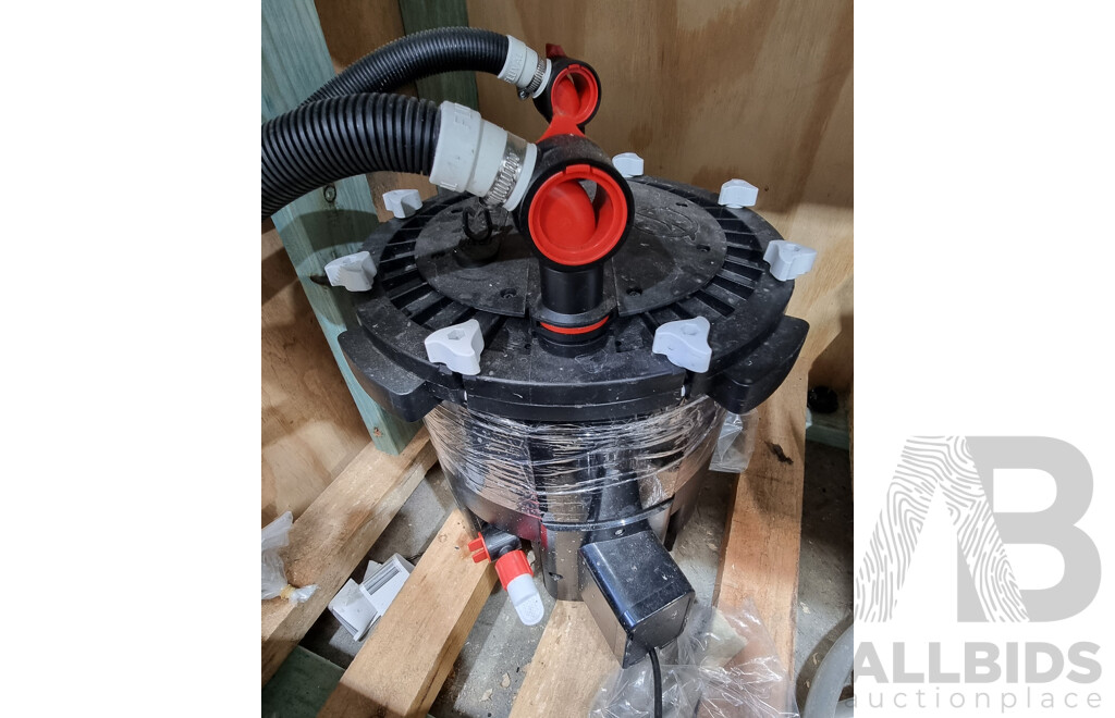 Self-Sustaining Ecosystem Aquarium