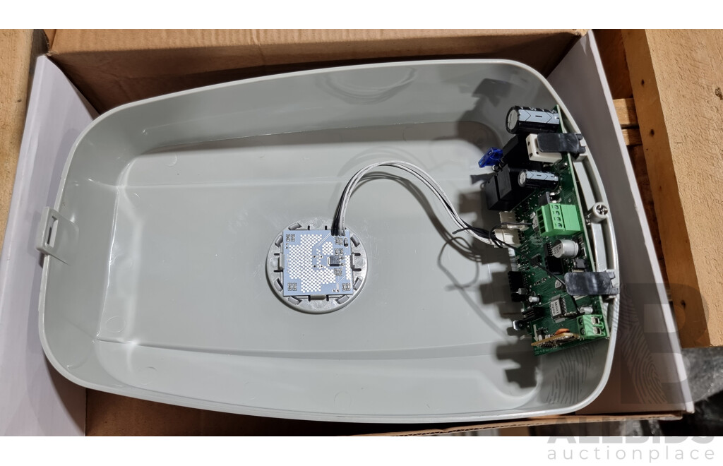 MERLIN PowerAce Sectional Garage Door Opener with 2 x Universal Covers