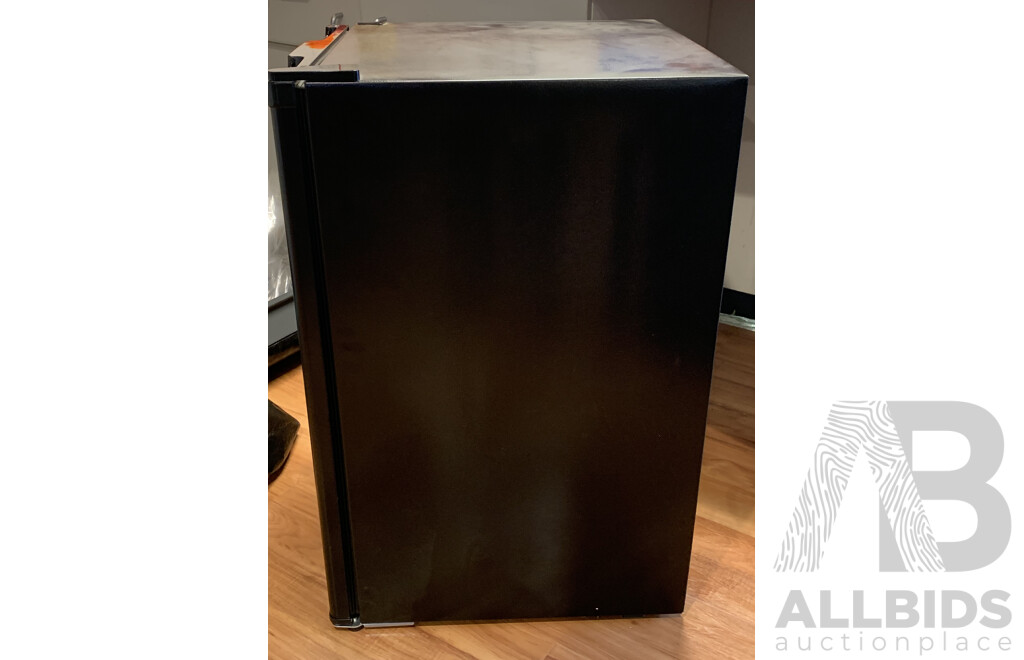 Hisense Bar Fridge Black 120L - HR6BF121B