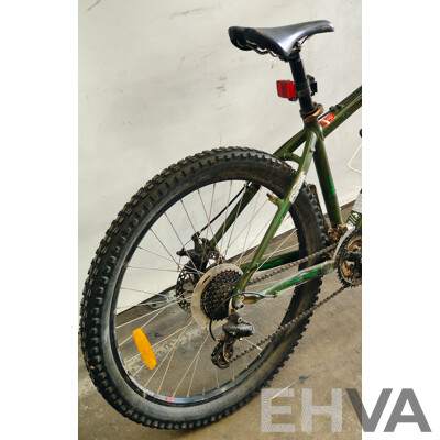 Specialized Hardrock Sport 24 Speed Mountain Bike