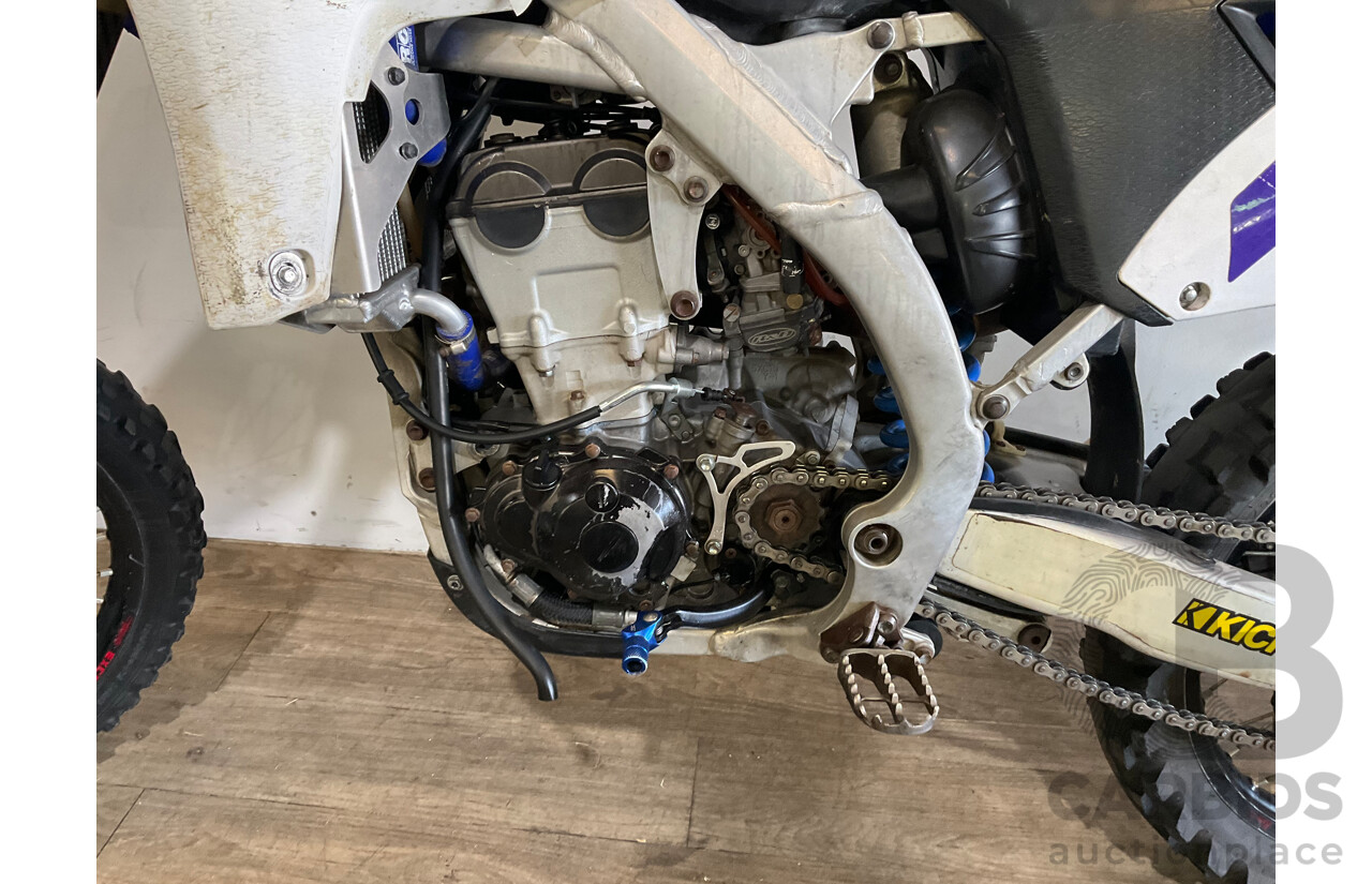 2011 YAMAHA DIRT BIKE