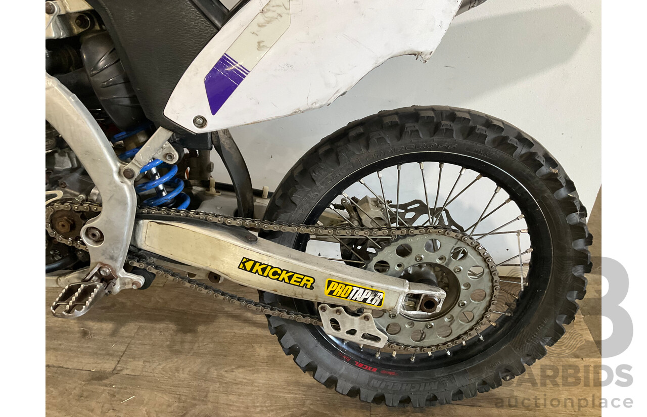 2011 YAMAHA DIRT BIKE