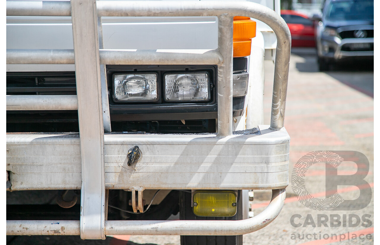 05/1988 Hino GD 166L Tray Back 2d Cab Chassis Truck White Diesel 6.0L
