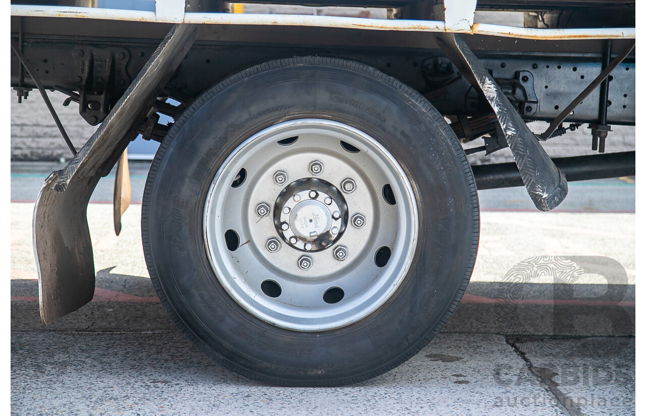 05/1988 Hino GD 166L Tray Back 2d Cab Chassis Truck White Diesel 6.0L
