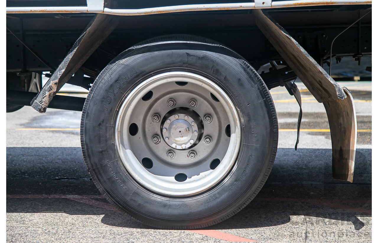 05/1988 Hino GD 166L Tray Back 2d Cab Chassis Truck White Diesel 6.0L