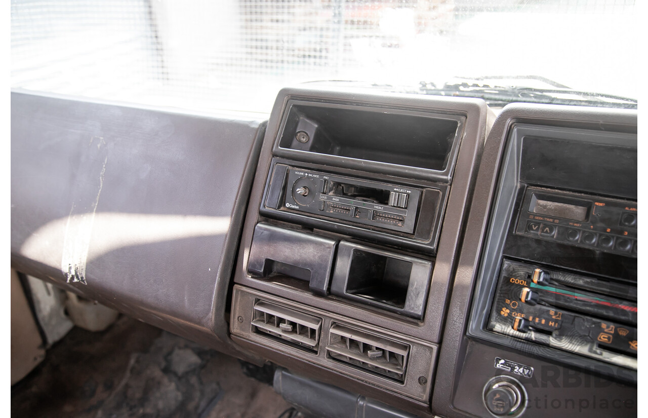 05/1988 Hino GD 166L Tray Back 2d Cab Chassis Truck White Diesel 6.0L