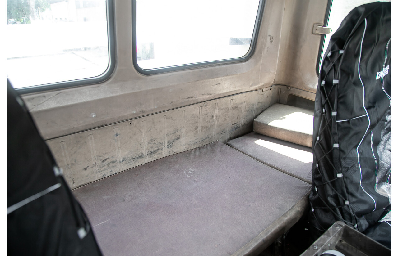 05/1988 Hino GD 166L Tray Back 2d Cab Chassis Truck White Diesel 6.0L