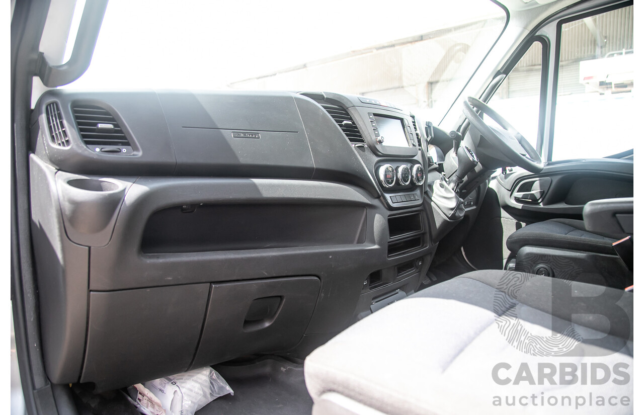 09/2017 Iveco Daily 70-210 50C 4350wb Trayback 4d Crew Cab Silver Turbo Diesel 3.0L