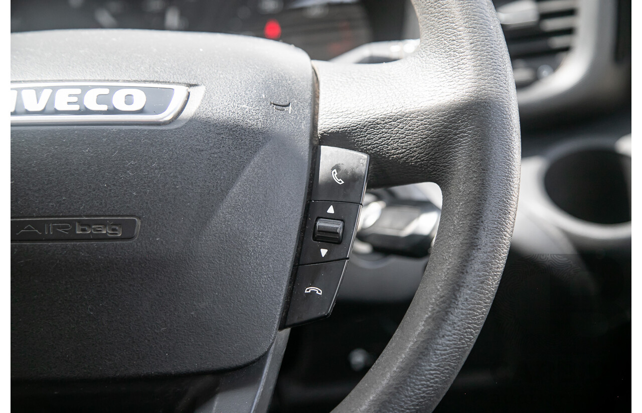 09/2017 Iveco Daily 70-210 50C 4350wb Trayback 4d Crew Cab Silver Turbo Diesel 3.0L