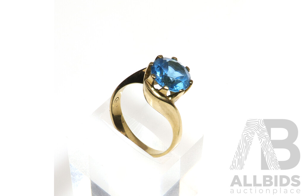 9ct Vintage Blue Paste Stone Ring, Size R, 5.65 Grams