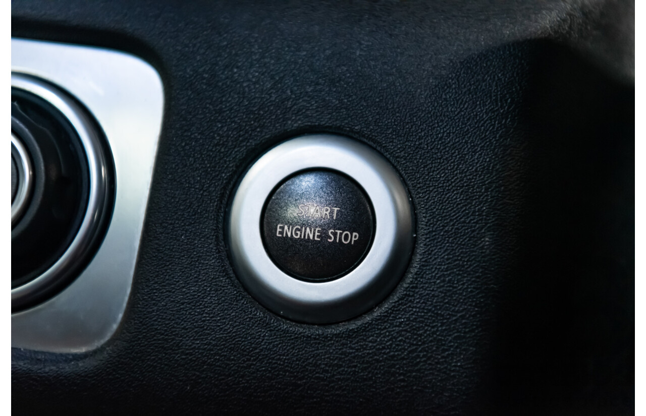 03/13 Range Rover Range Rover SPORT HSE Luxury 3.0 SDV6 SE AWD LW 4D Wagon Black 3.0L