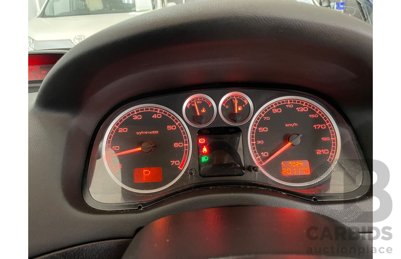 05/2005 Peugeot 307 XSR  5d Hatchback Blue 2.0L