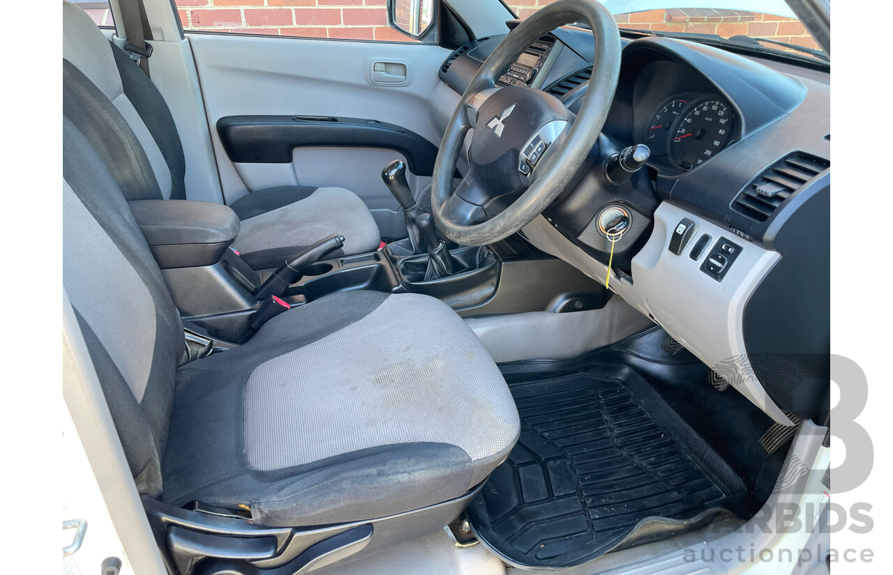 9/2009 Mitsubishi Triton GLX MN MY10 Double Cab Utility White 2.5L
