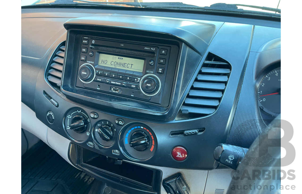 9/2009 Mitsubishi Triton GLX MN MY10 Double Cab Utility White 2.5L