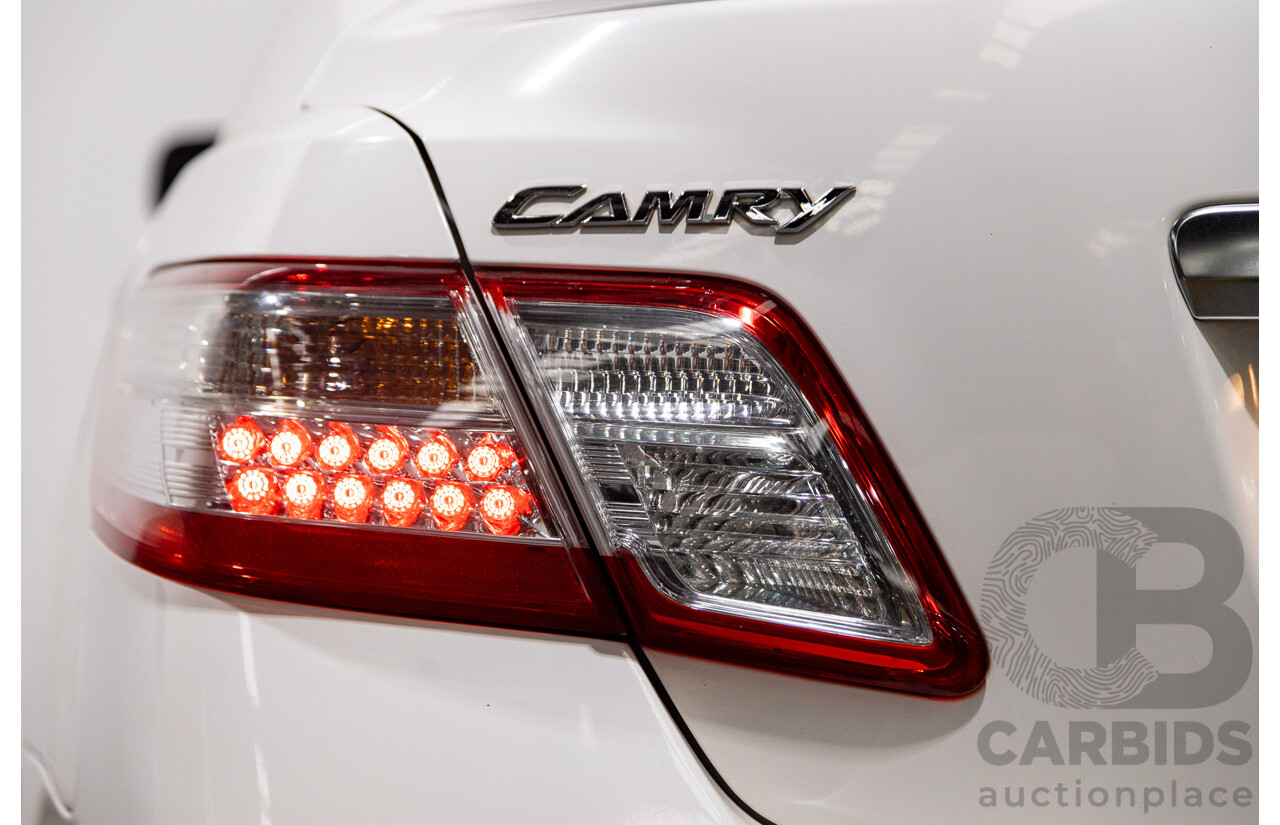 07/2011 Toyota Camry Hybrid AHV40R 4d Sedan White 2.4L