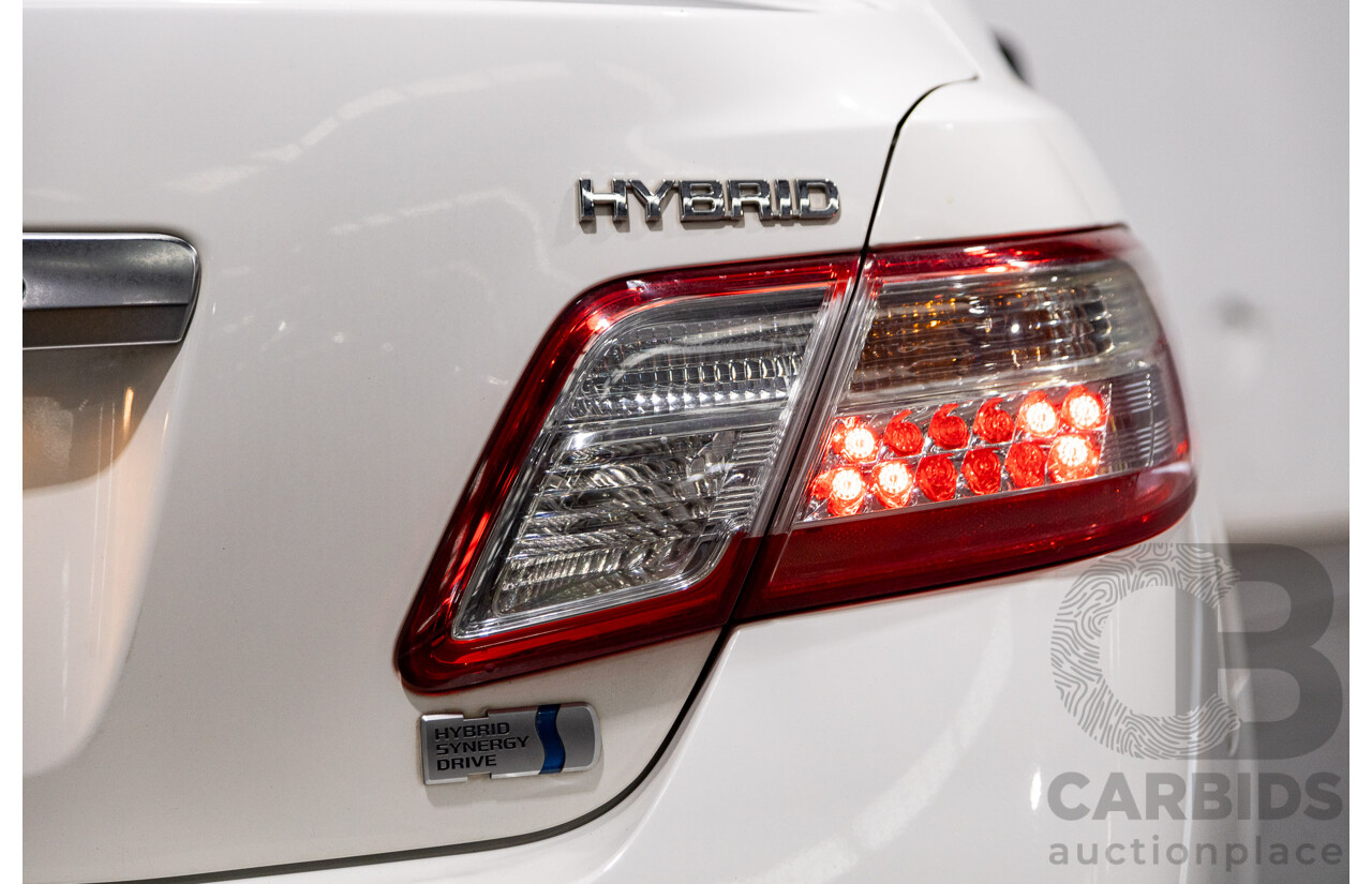 07/2011 Toyota Camry Hybrid AHV40R 4d Sedan White 2.4L