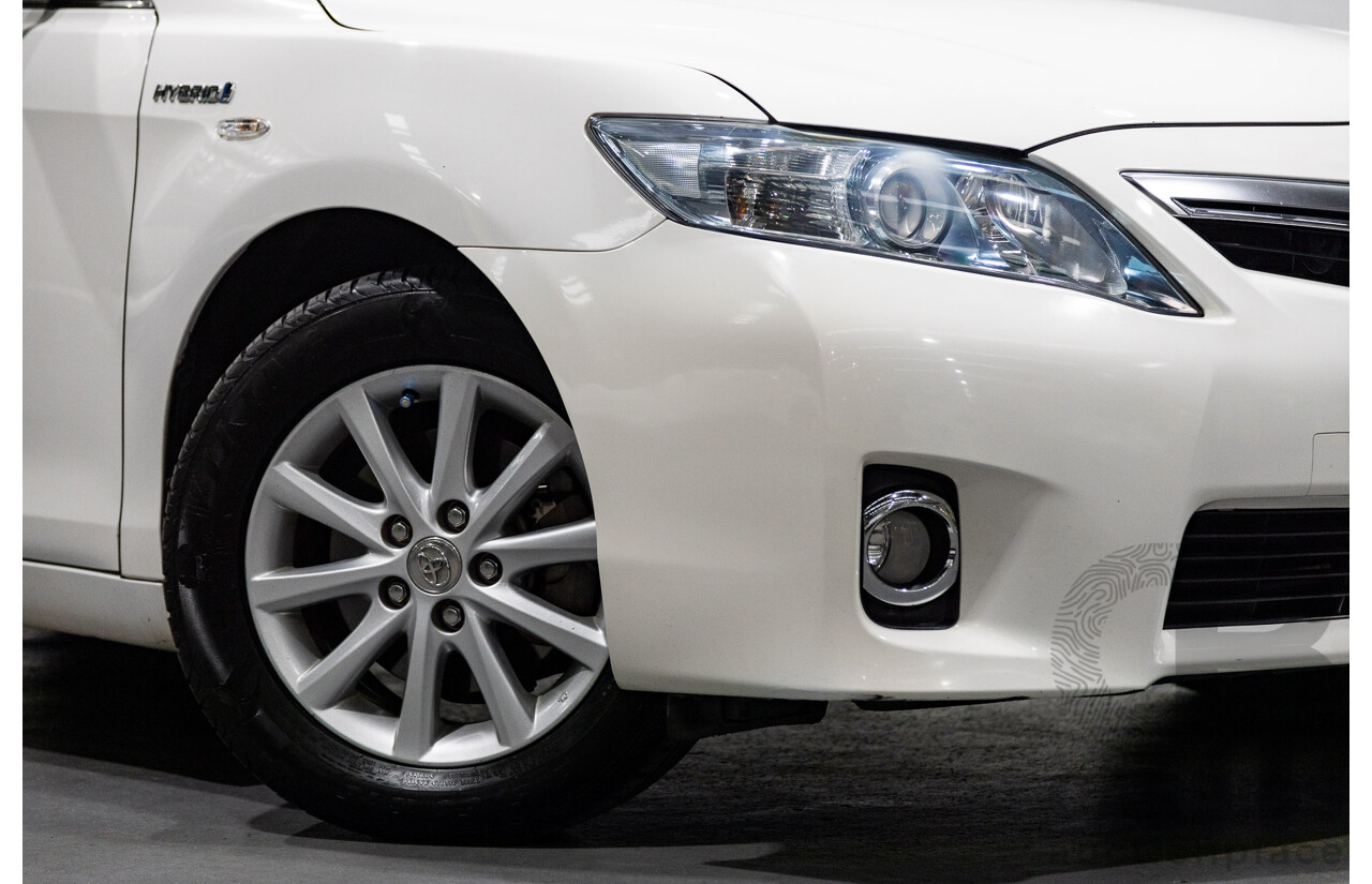 07/2011 Toyota Camry Hybrid AHV40R 4d Sedan White 2.4L