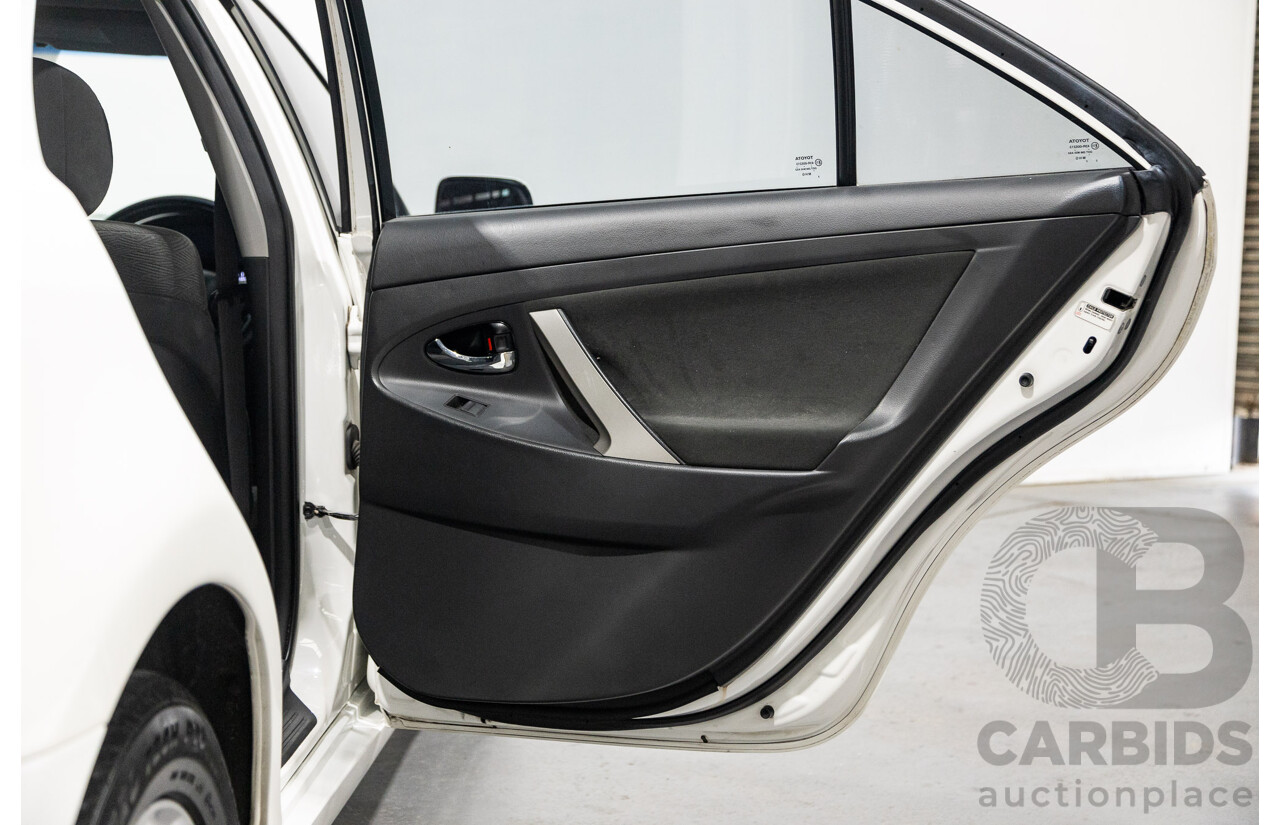 07/2011 Toyota Camry Hybrid AHV40R 4d Sedan White 2.4L