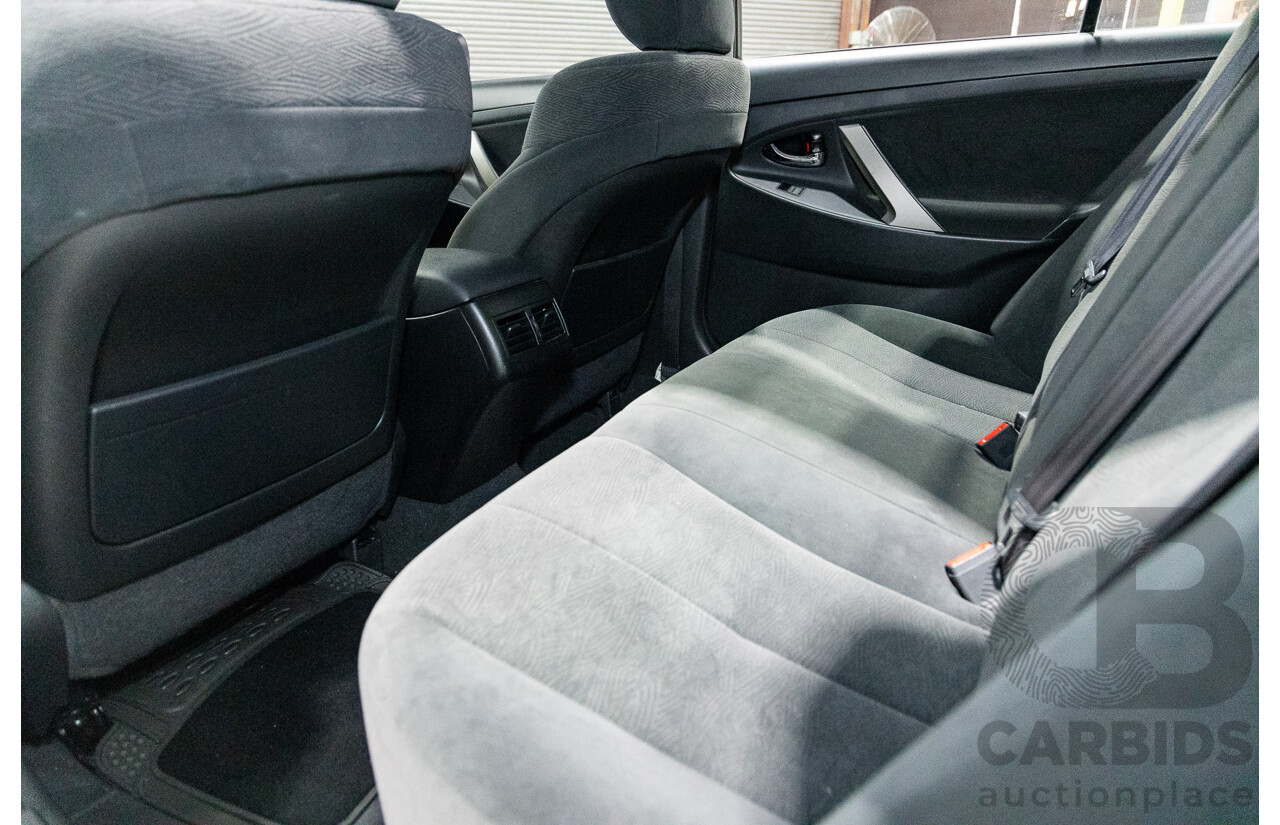 07/2011 Toyota Camry Hybrid AHV40R 4d Sedan White 2.4L