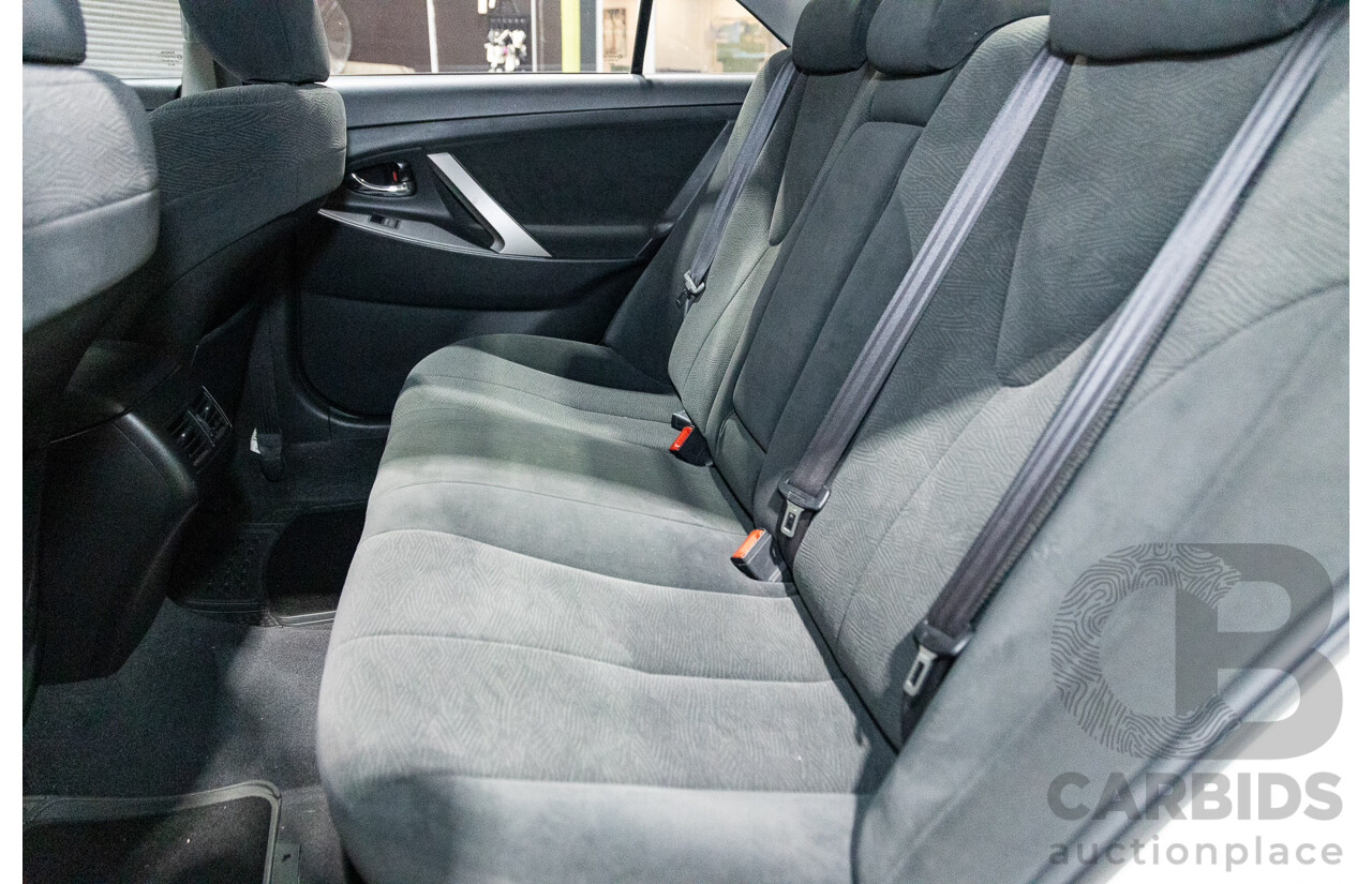 07/2011 Toyota Camry Hybrid AHV40R 4d Sedan White 2.4L