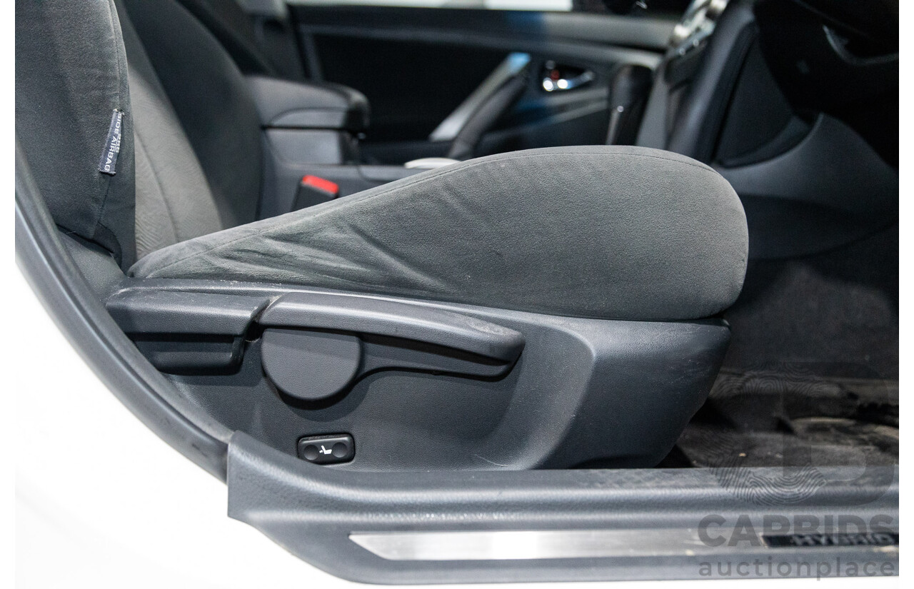 07/2011 Toyota Camry Hybrid AHV40R 4d Sedan White 2.4L