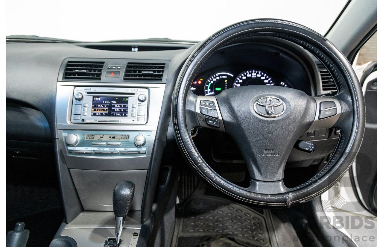 07/2011 Toyota Camry Hybrid AHV40R 4d Sedan White 2.4L