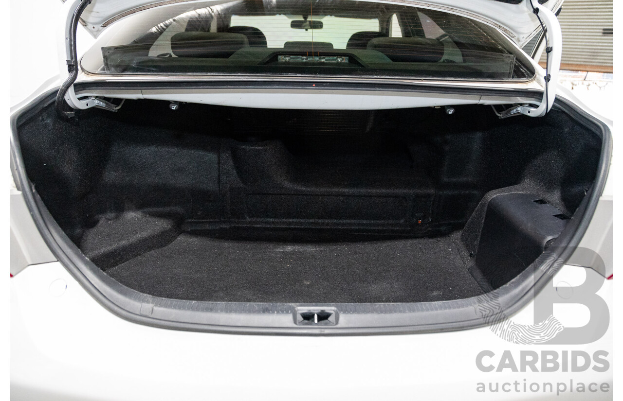 07/2011 Toyota Camry Hybrid AHV40R 4d Sedan White 2.4L
