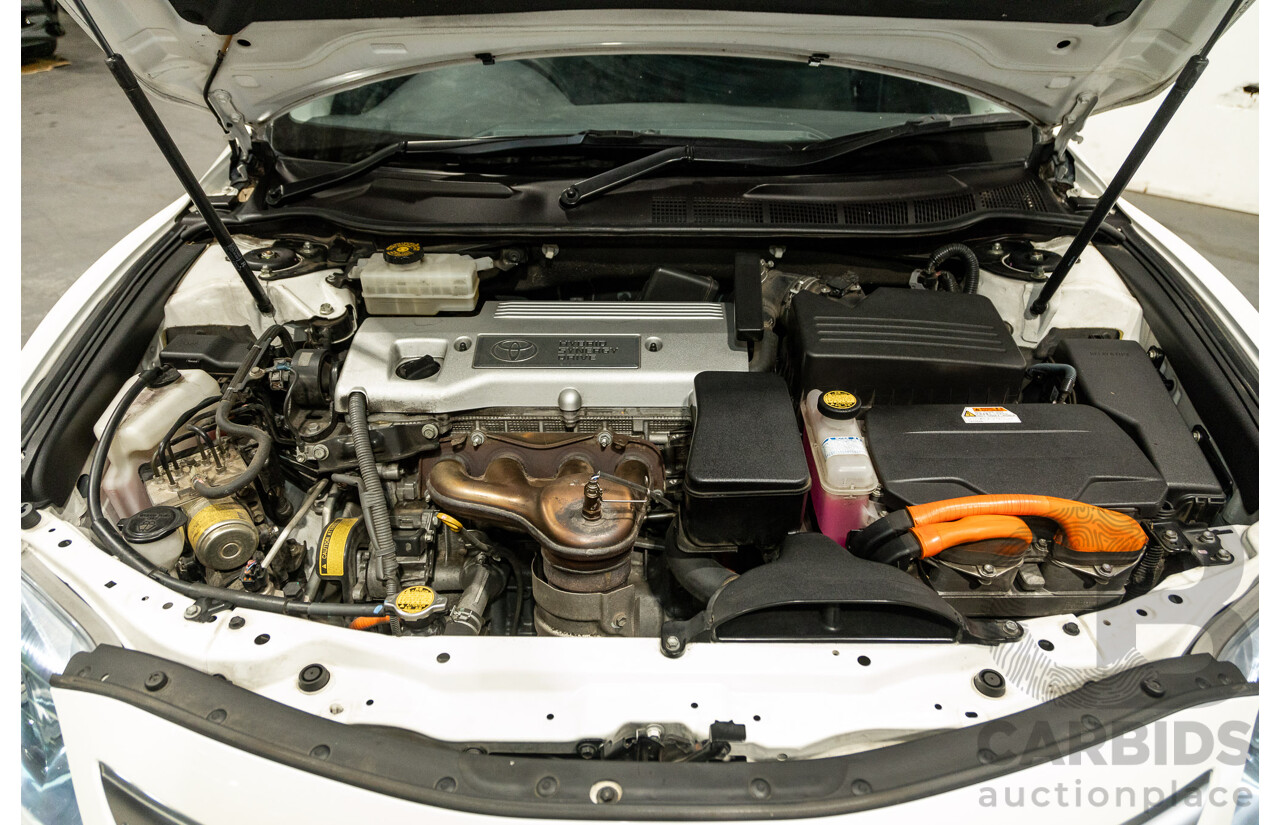 07/2011 Toyota Camry Hybrid AHV40R 4d Sedan White 2.4L