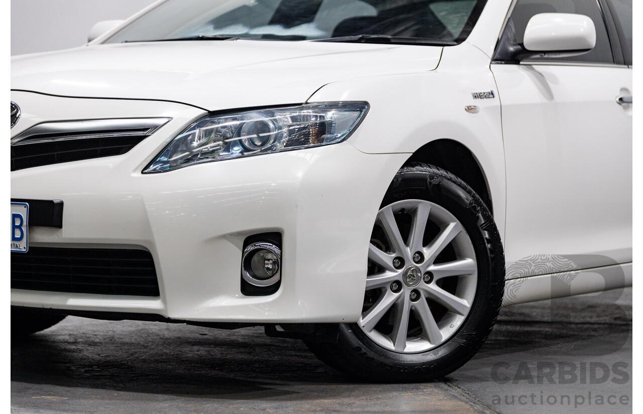 07/2011 Toyota Camry Hybrid AHV40R 4d Sedan White 2.4L
