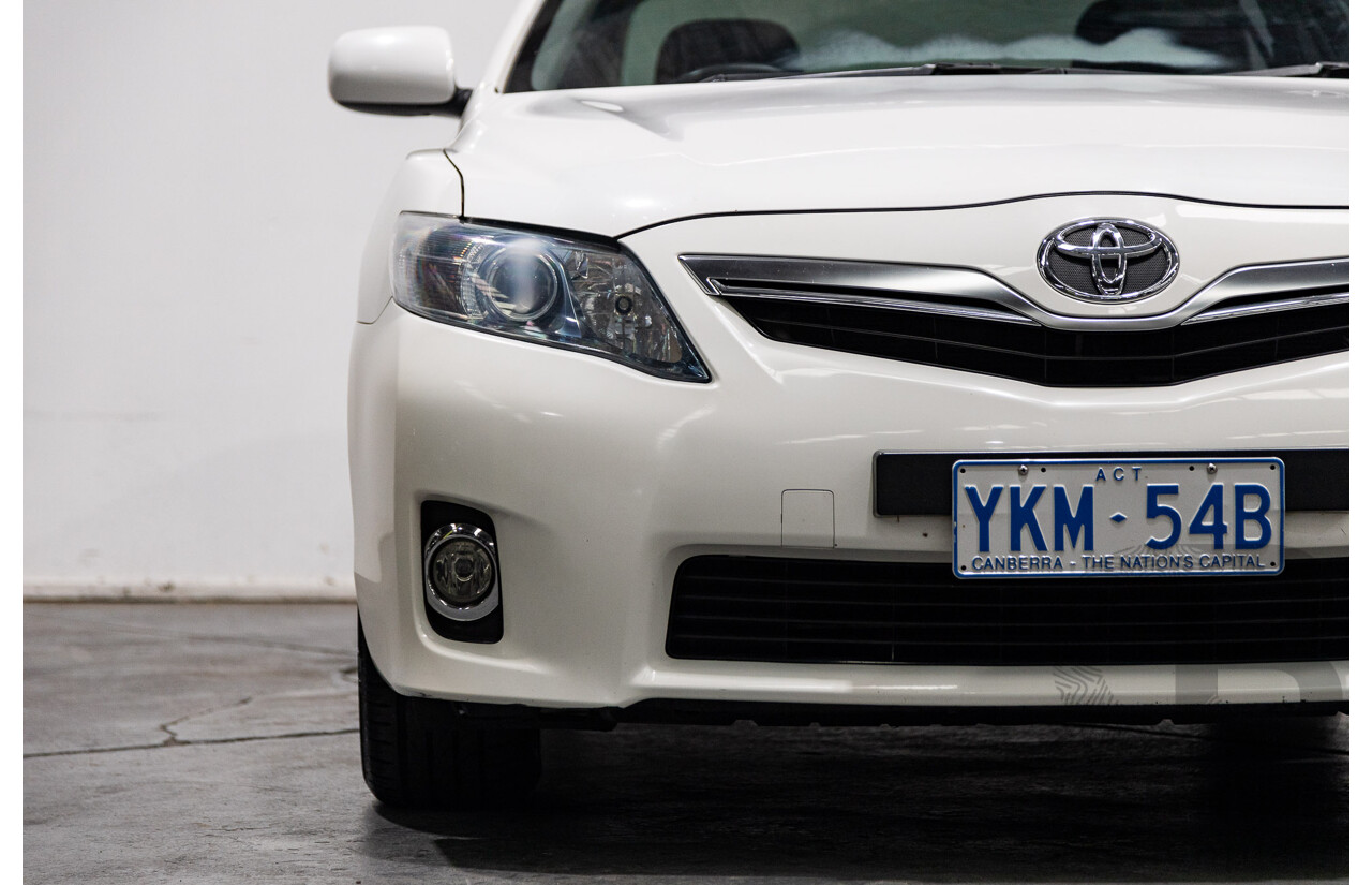 07/2011 Toyota Camry Hybrid AHV40R 4d Sedan White 2.4L