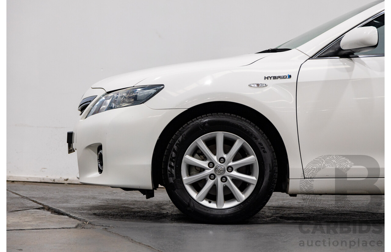 07/2011 Toyota Camry Hybrid AHV40R 4d Sedan White 2.4L