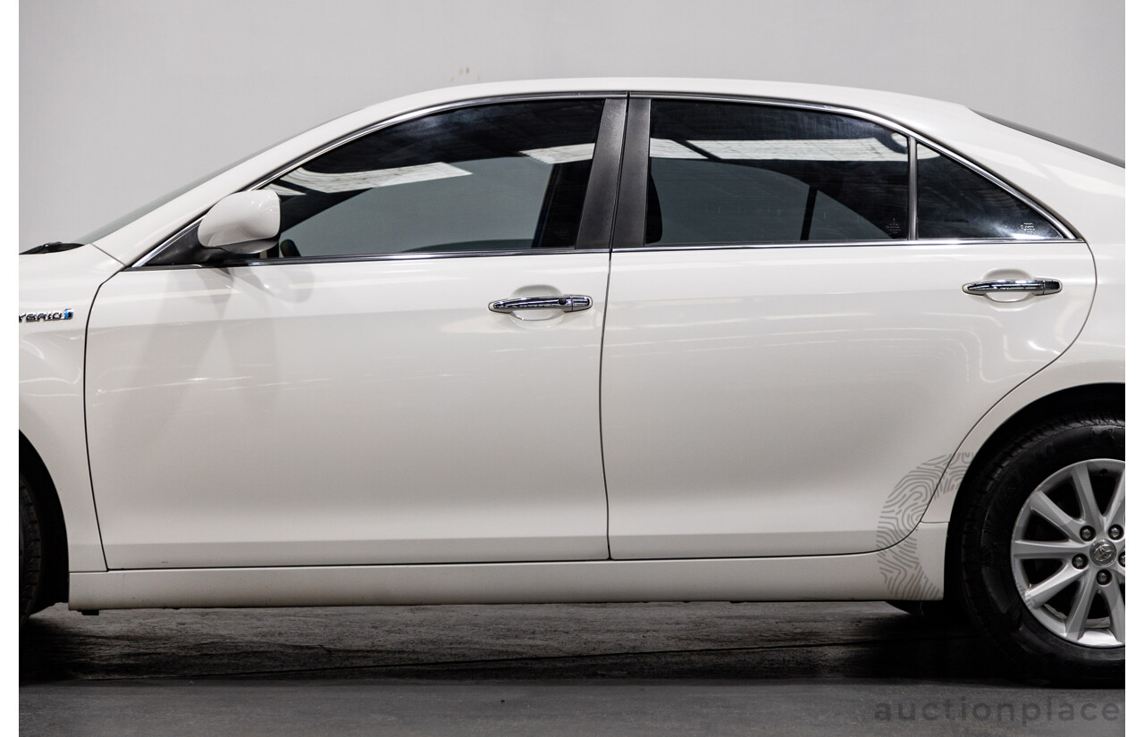 07/2011 Toyota Camry Hybrid AHV40R 4d Sedan White 2.4L