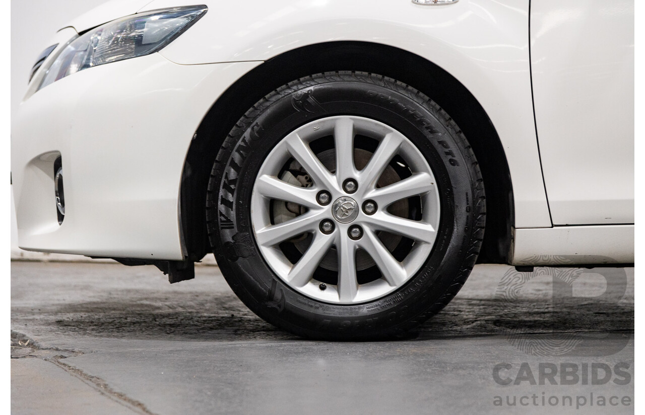 07/2011 Toyota Camry Hybrid AHV40R 4d Sedan White 2.4L
