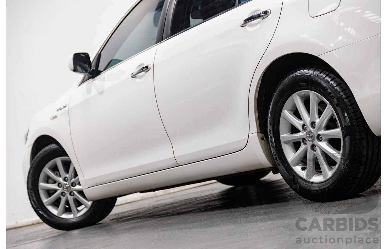 07/2011 Toyota Camry Hybrid AHV40R 4d Sedan White 2.4L