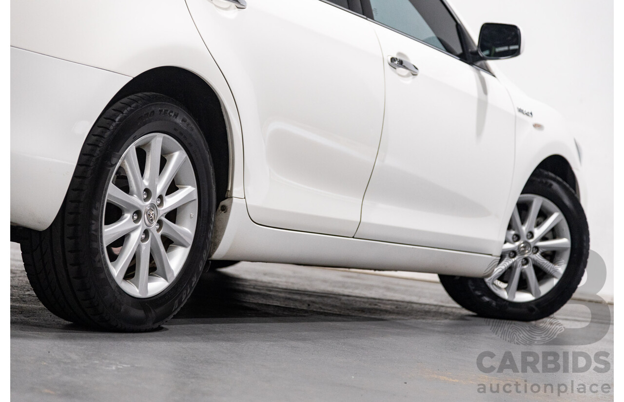 07/2011 Toyota Camry Hybrid AHV40R 4d Sedan White 2.4L